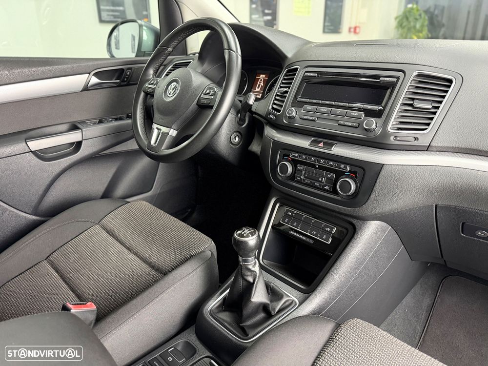 VW Sharan 2.0 TDi BlueMotion - 23