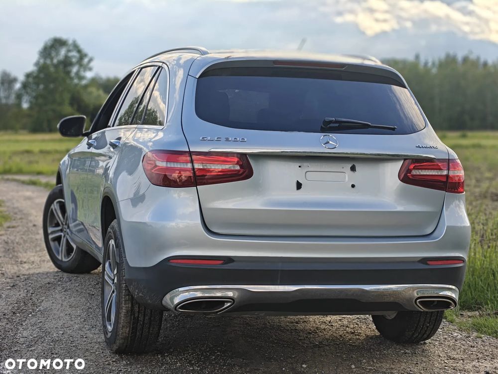 Mercedes-Benz GLC 300 4Matic 9G-TRONIC Exclusive - 5
