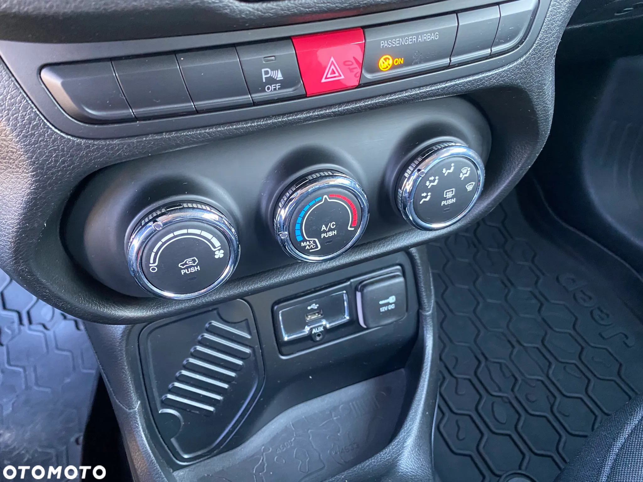 Jeep Renegade - 13