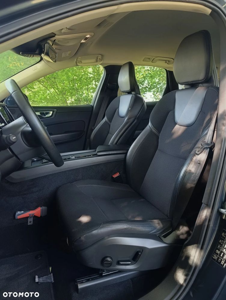Volvo XC 60 B4 B Geartronic Momentum Pro - 18