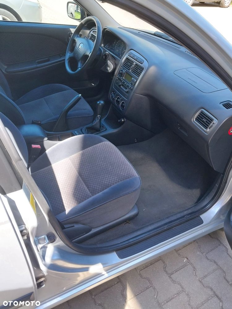 Toyota Avensis - 5