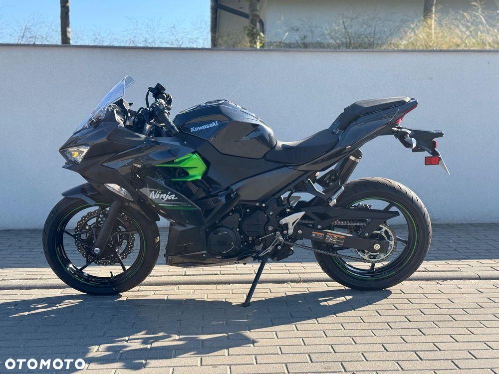 Kawasaki Ninja 400 - 1