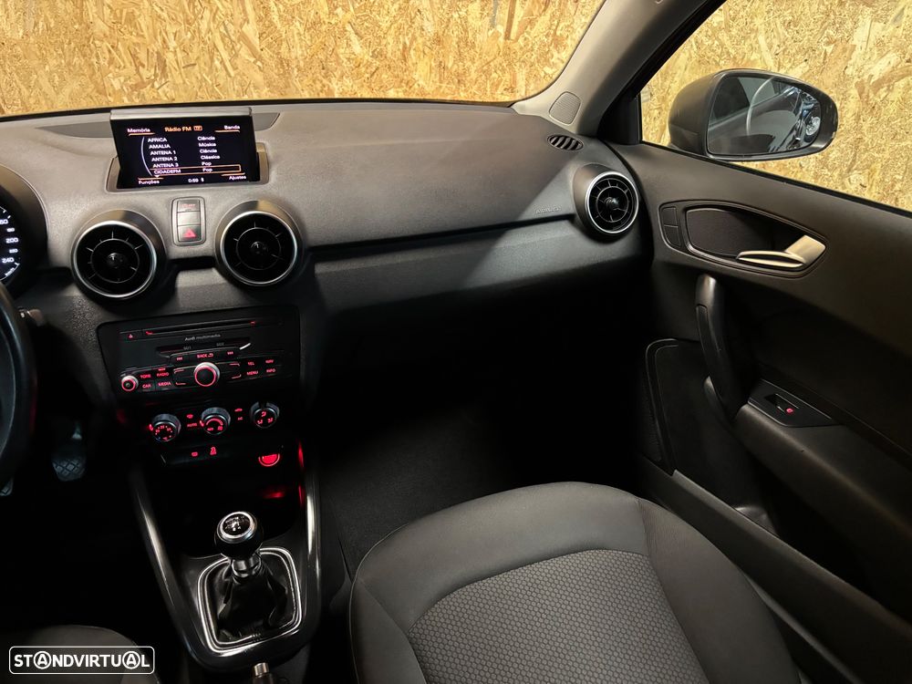 Audi A1 1.2 TFSI Attraction - 14