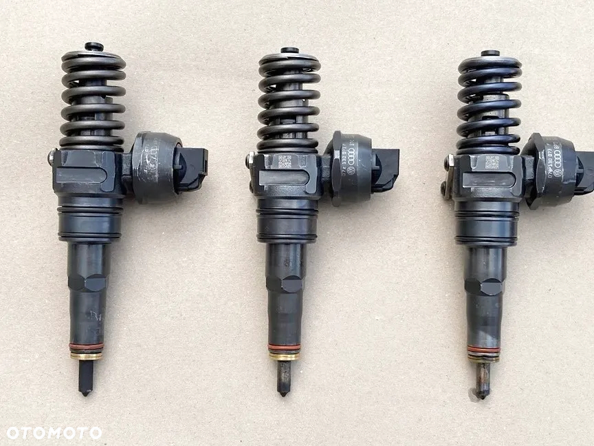 POMPOWTRYSKI WTRYSKIWACZ WTRYSK VW T5 2.5 TDI CARAVELLE DOKA MULTIVAN TRANSPORTER TOUAREG 07Z130073F 0414720210 - 2