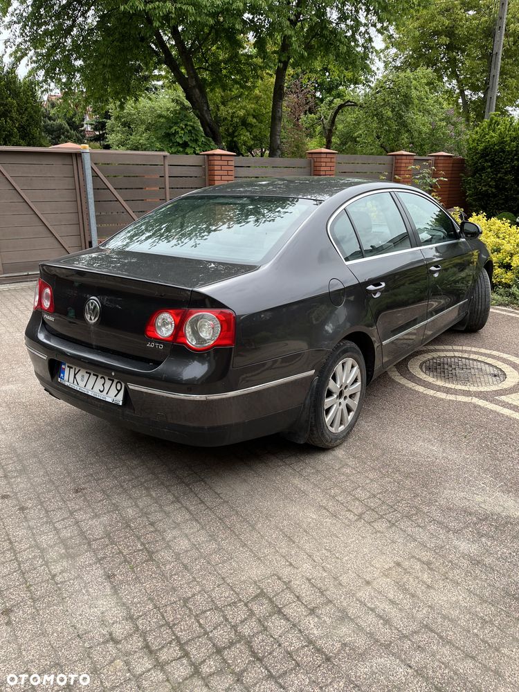 Volkswagen Passat 2005 photo 2