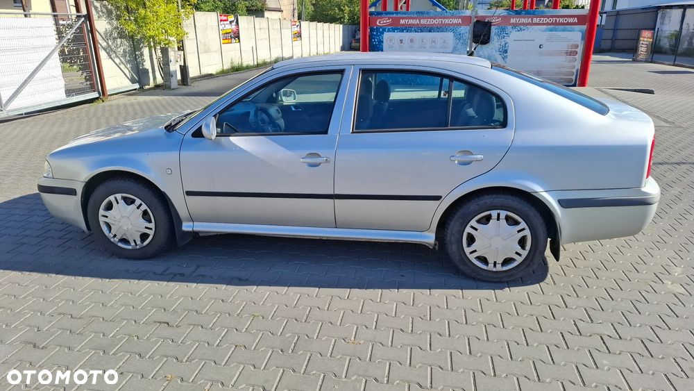 Skoda Octavia 2.0 Ambiente - 11