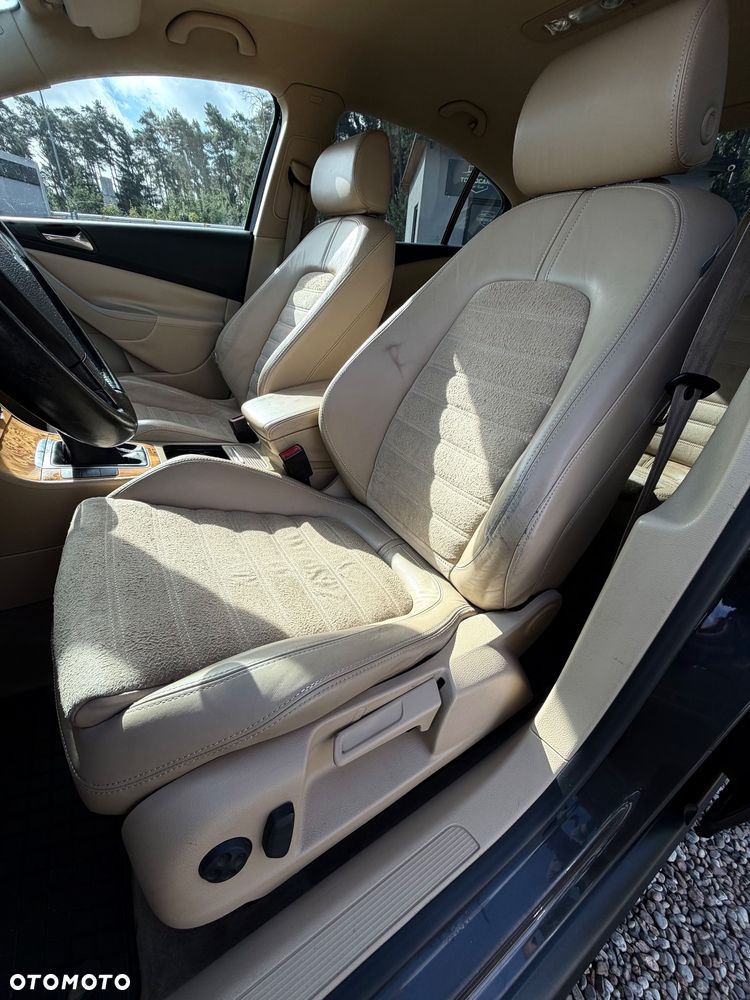 Volkswagen Passat 2.0 TDI DPF Highline - 11