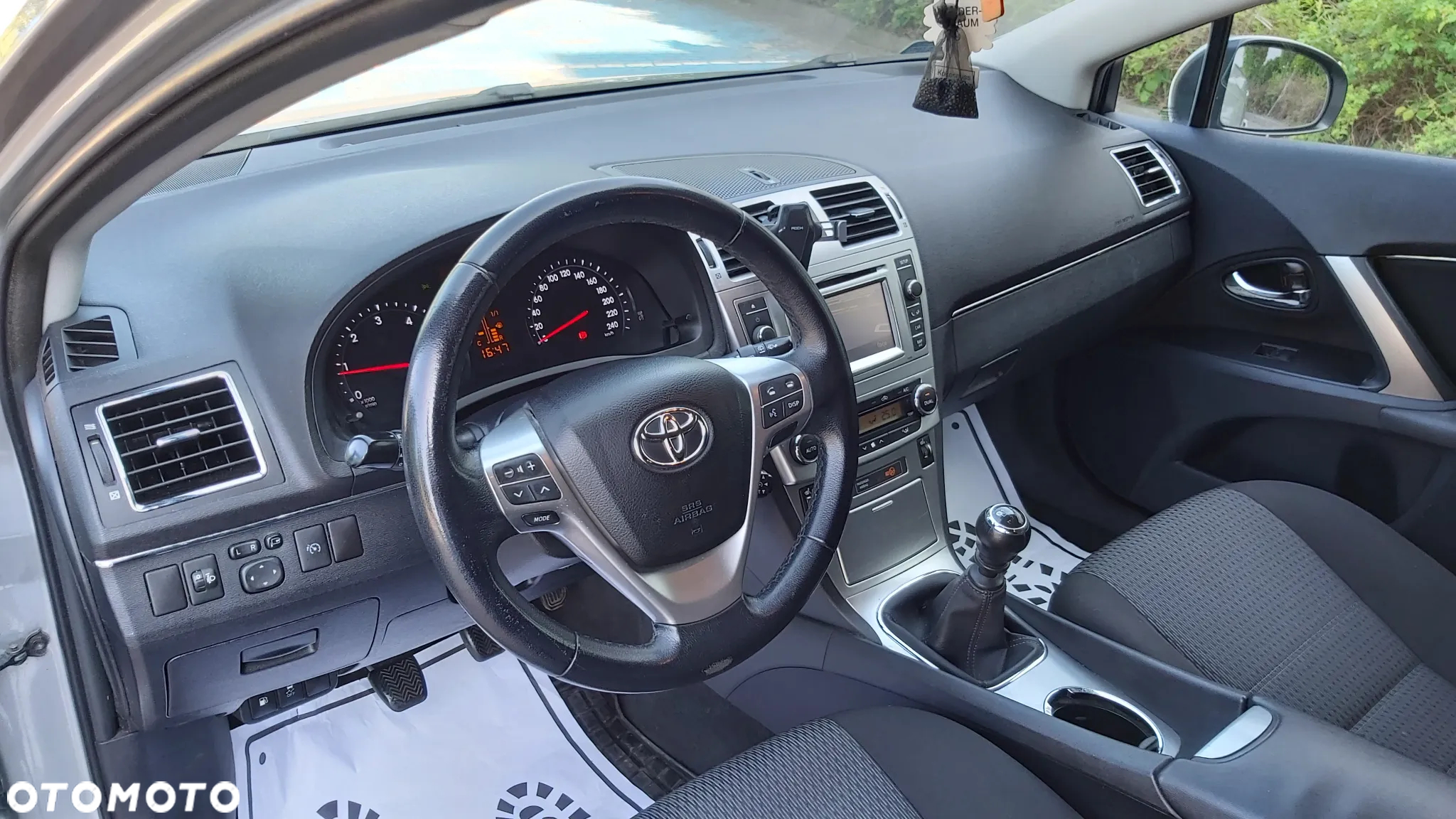 Toyota Avensis 2.0 D-4D Premium - 9