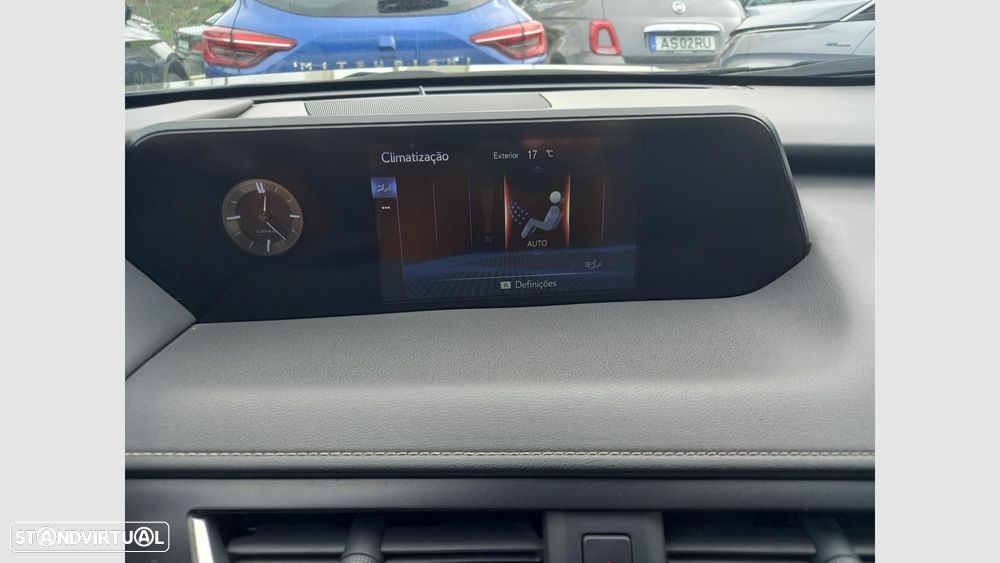 Lexus UX 250h Executive - 26