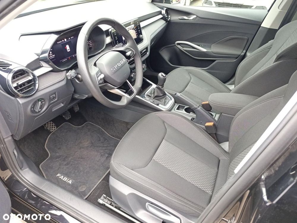 Skoda Fabia - 10