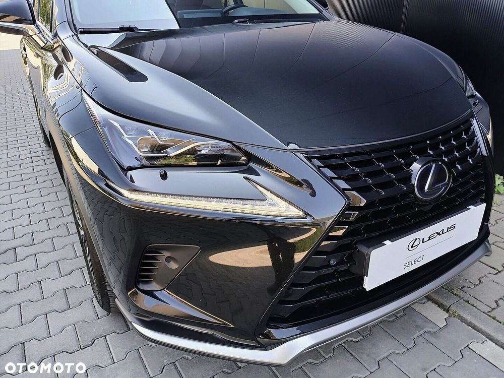 Lexus NX 300h F Impression AWD - 10