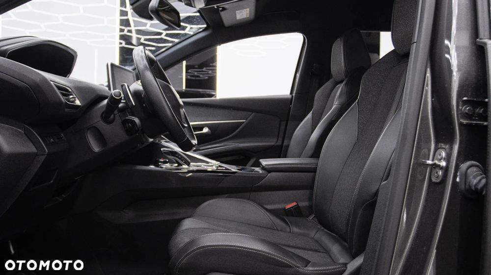 Peugeot 5008 1.6 PureTech GT Pack S&S EAT8 - 17