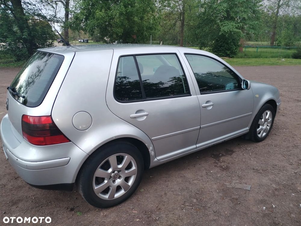 Volkswagen Golf - 4