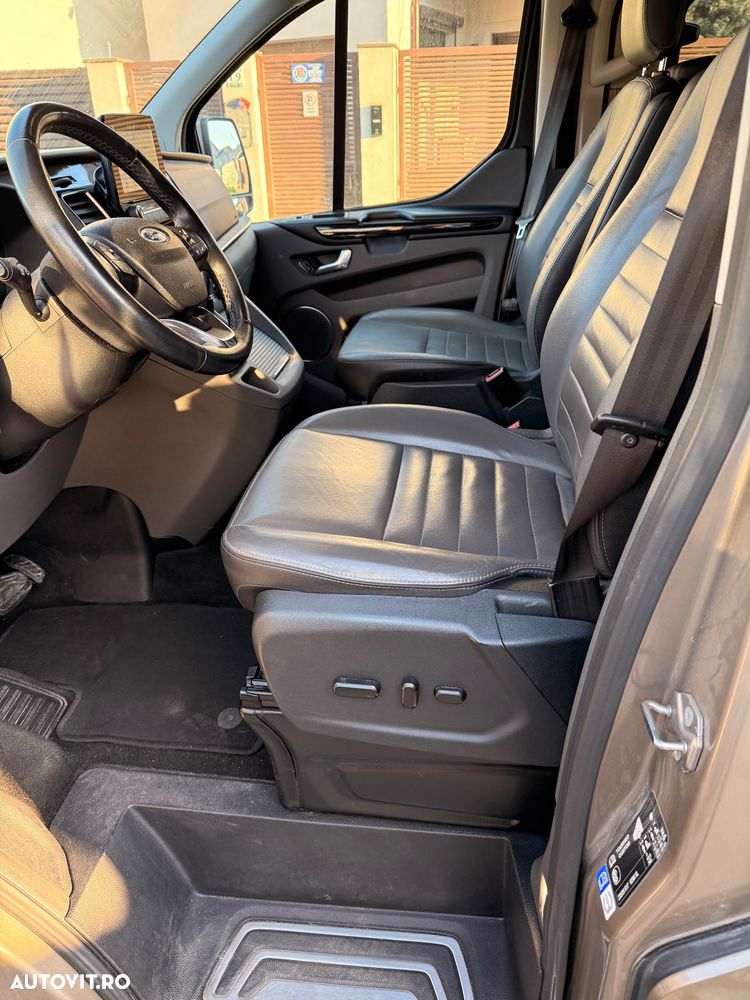 Ford Tourneo Custom - 1