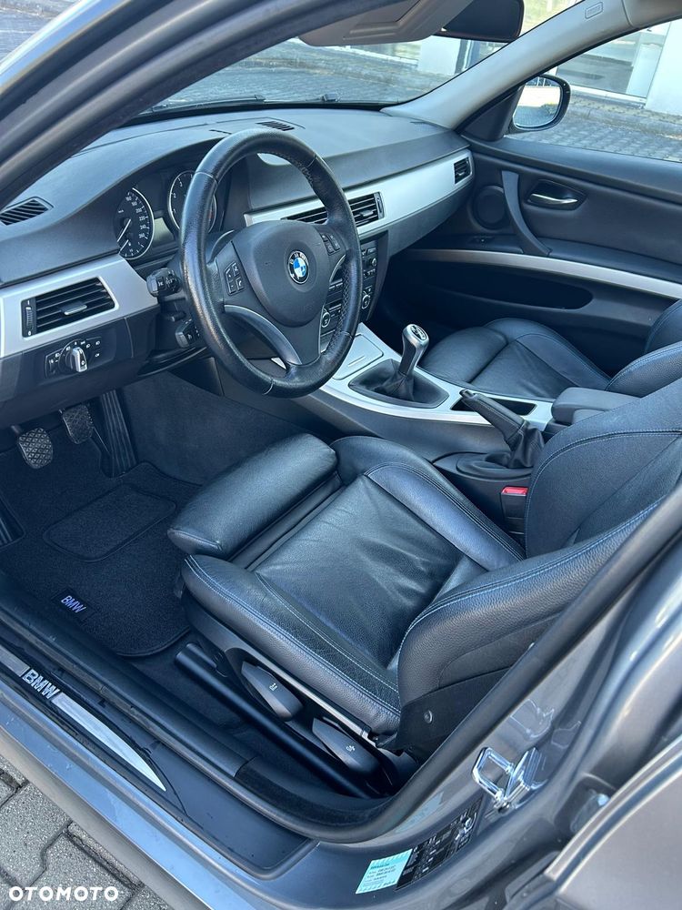 BMW Seria 3 318i - 8