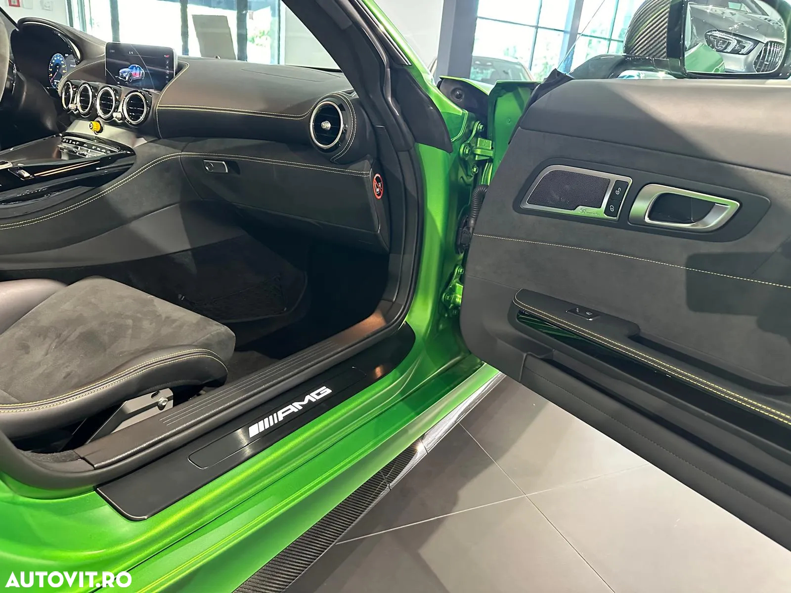 Mercedes-Benz AMG GT R Roadster - 15