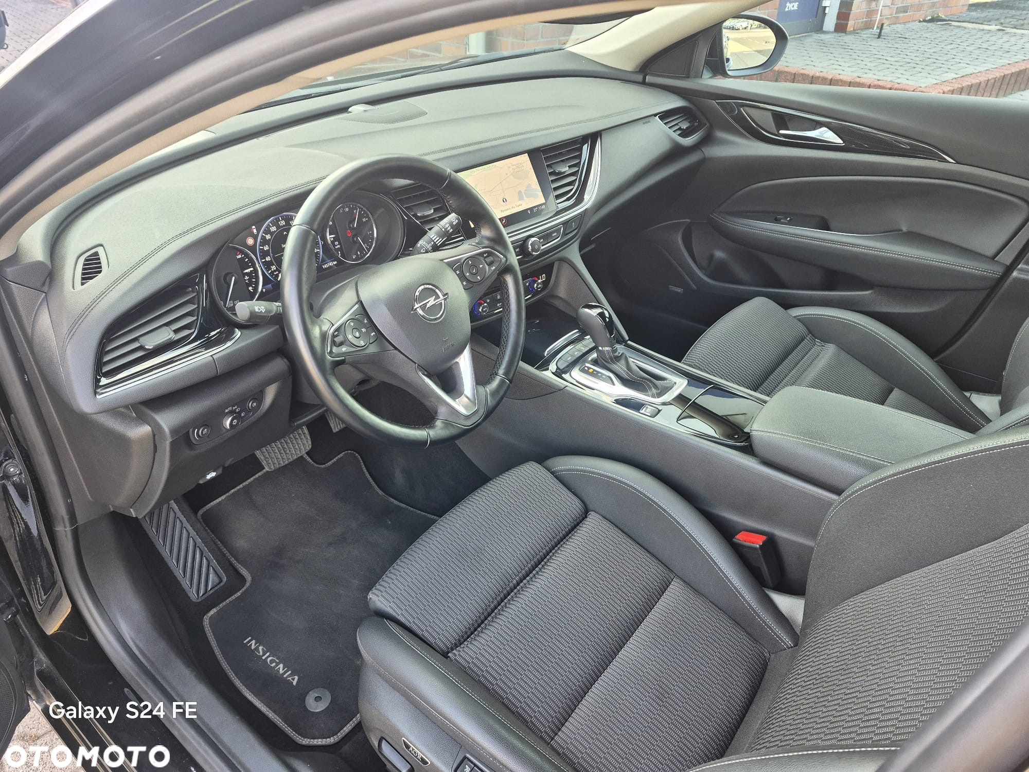 Opel Insignia - 30