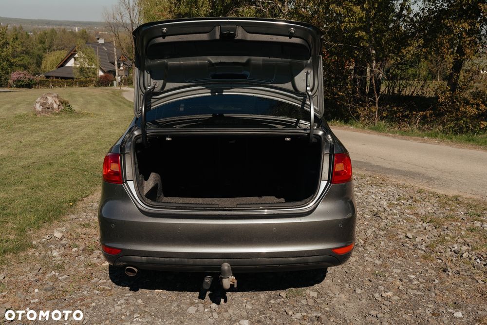 Volkswagen Jetta 1.6 TDI BMT Comfortline - 8