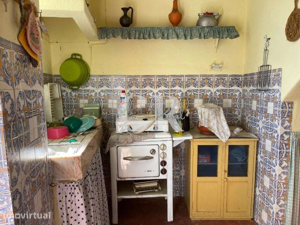 Excelente Propriedade para Renovação com Vistas Panorâmicas entre Vila - Grande imagem: 4/29