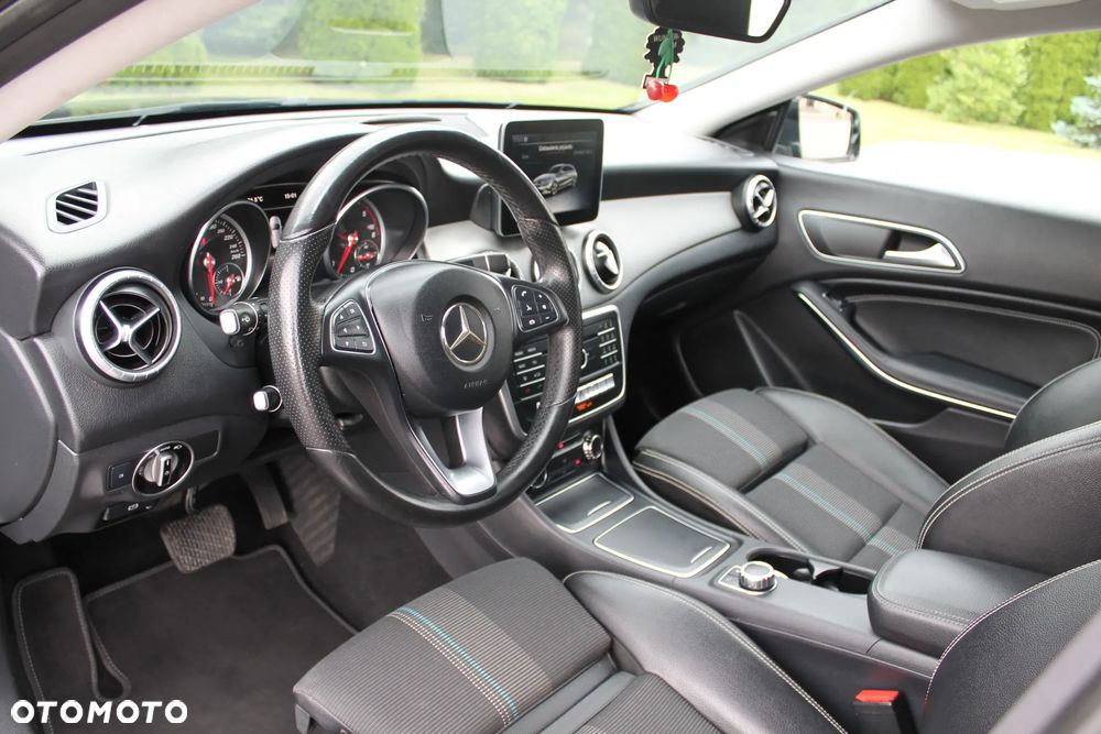 Mercedes-Benz CLA - 23
