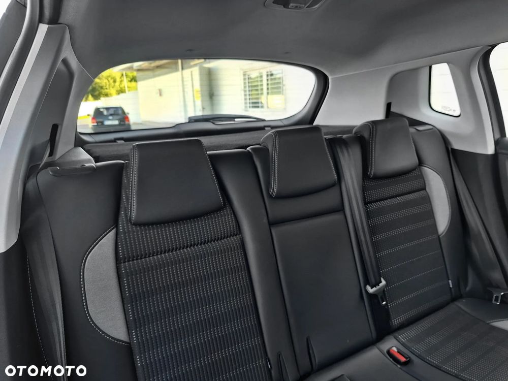 Peugeot 2008 1.6 BlueHDi Allure - 26