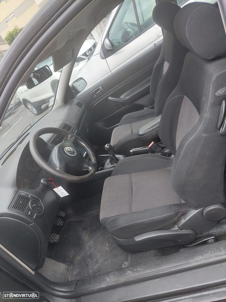 VW Golf 1.9 TDi Highline - 6