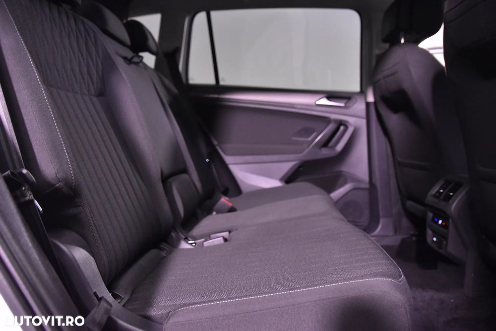 Volkswagen Tiguan - 13