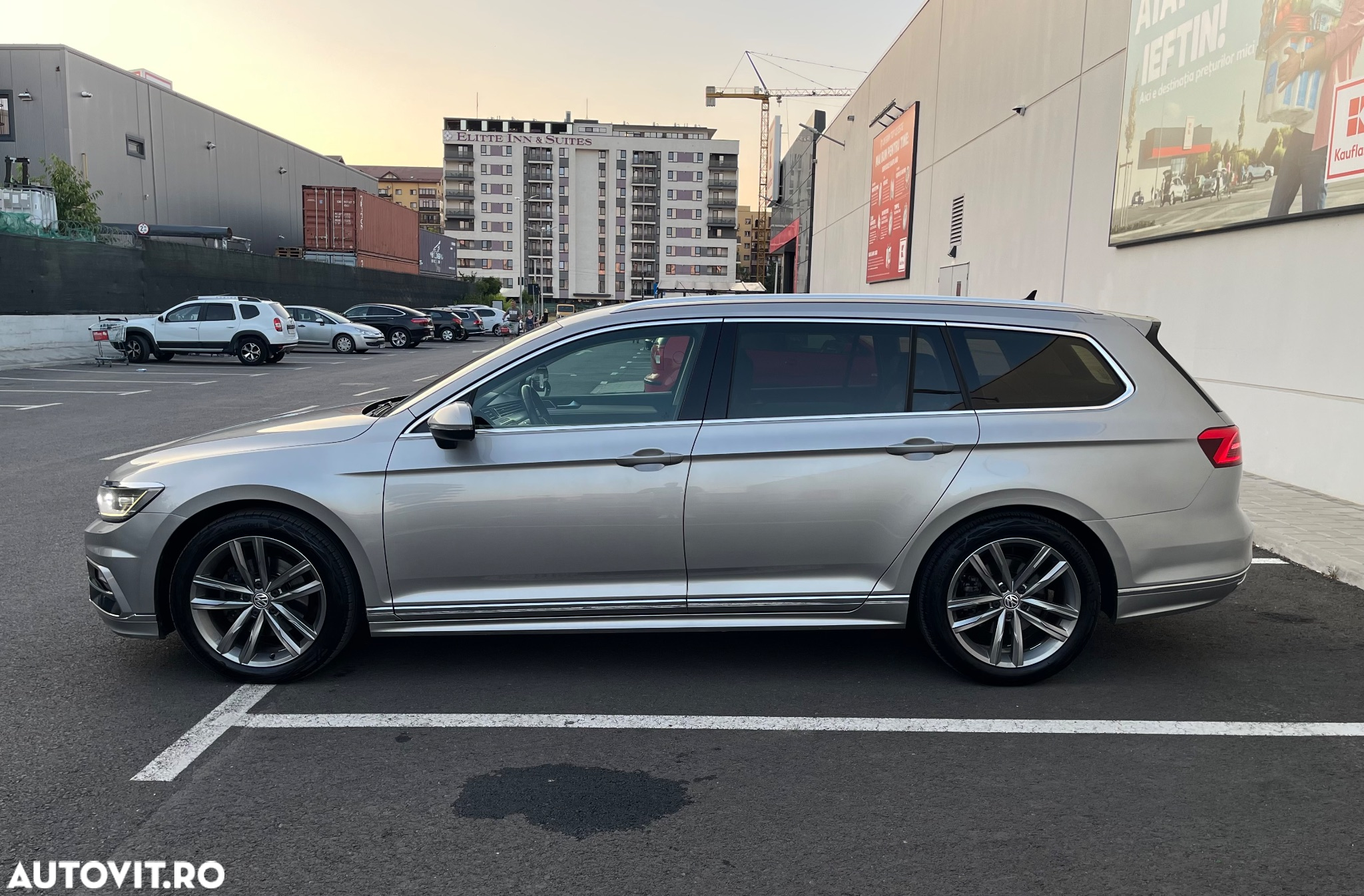 Volkswagen Passat Variant 2.0 TDI DSG R Executive - 24