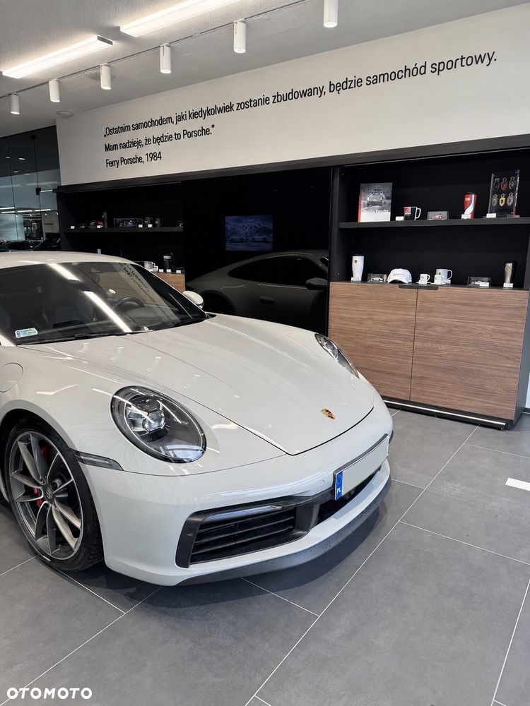 Porsche 911 Carrera 4S - 7
