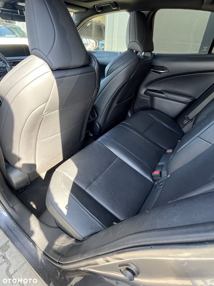 Lexus UX 250h F SPORT - 9