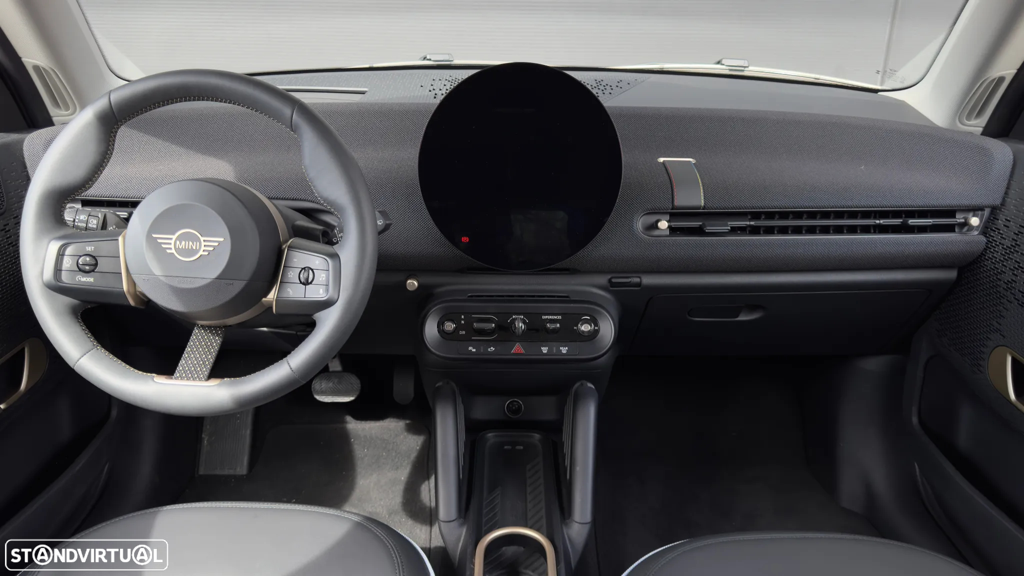 MINI 3 Portas Cooper E Classic S - 8