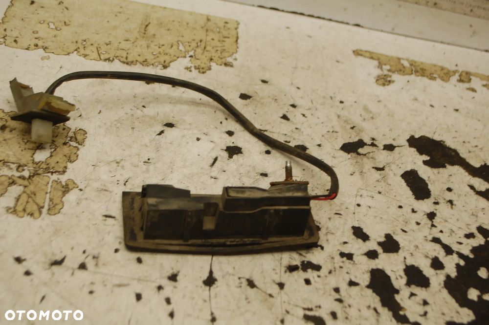 KLAMKA PRZYCISK KLAPY BAGAŻNIKA TYŁ TYLNA OPEL ASTRA III H 3D - 3