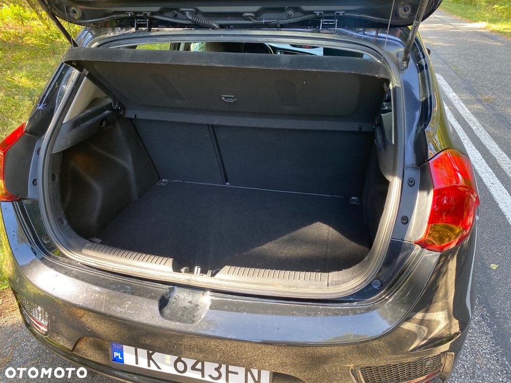Kia Ceed 1.6 CRDi 136 DCT ISG Spirit - 19