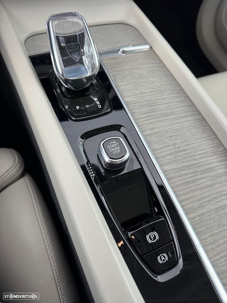 Volvo XC 60 2.0 T6 PHEV Inscription AWD - 27