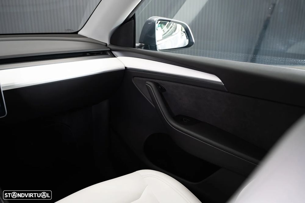 Tesla Model Y Long Range Tração Integral - 39