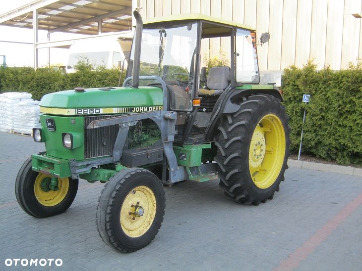 John Deere 2250 - 2RM - 1