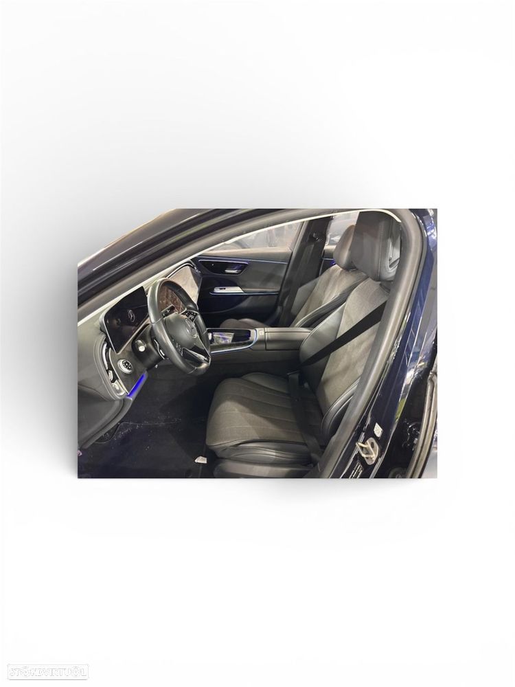 Mercedes-Benz E 300 - 4