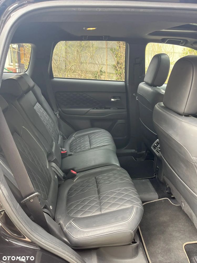 Mitsubishi Outlander Intense + - 16