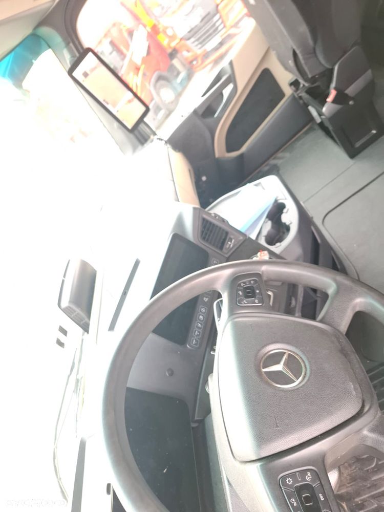 Mercedes-Benz ACTROS - 5