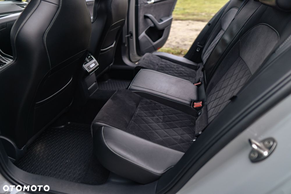 Skoda Superb 2.0 TDI 4x4 DSG SportLine - 31