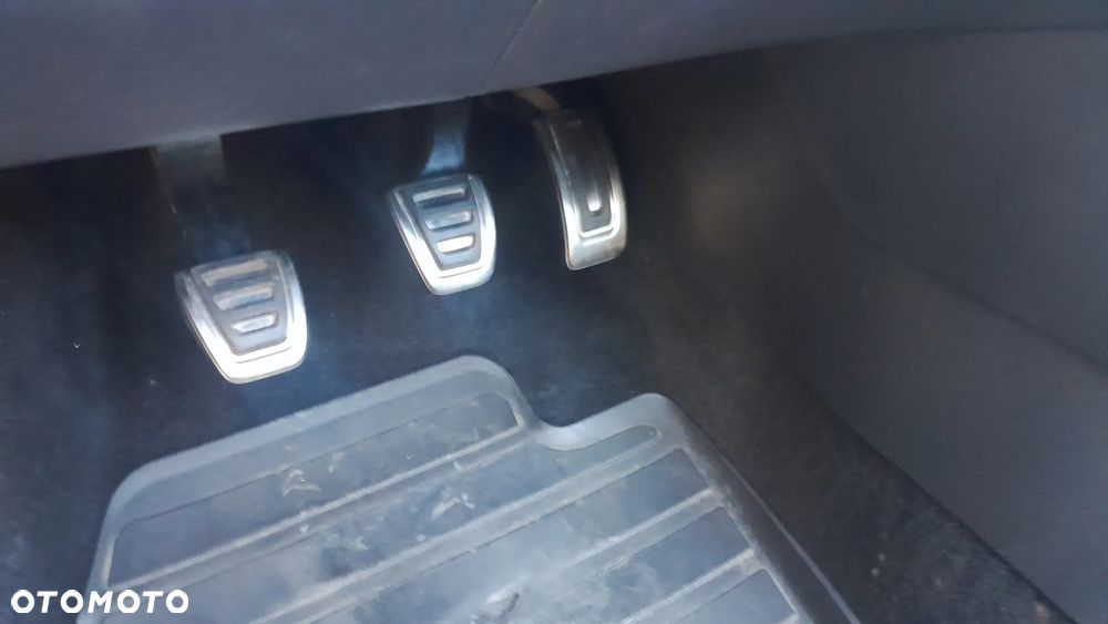 Skoda RAPID 1.2 TSI Style+ - 14