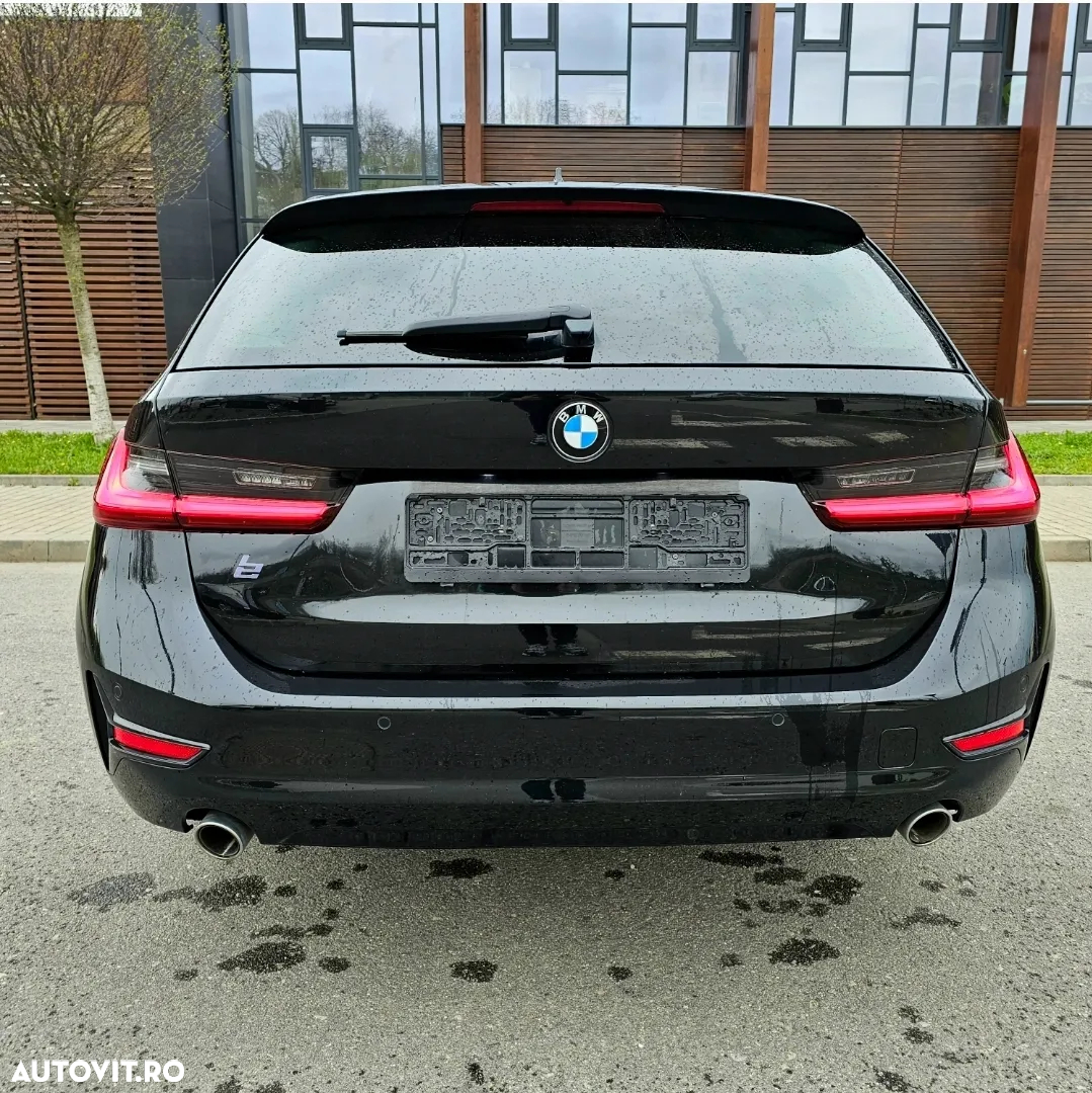 BMW Seria 3 318d Touring Aut. Sport Line - 13
