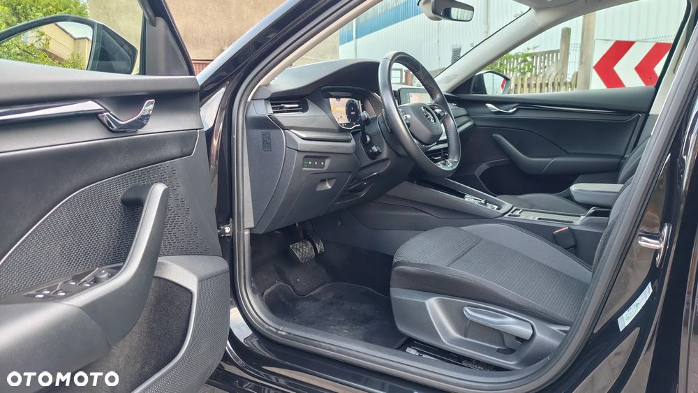 Skoda Octavia 2.0 TDI DSG Sportline - 18