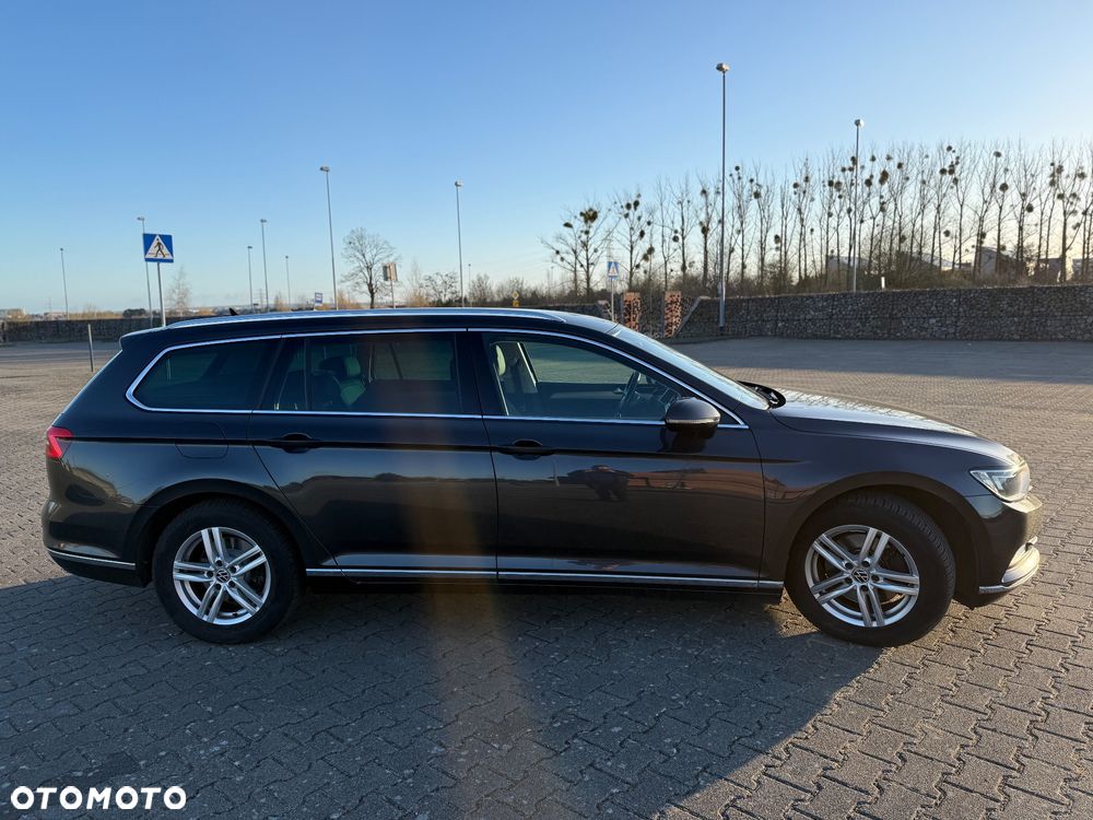 Volkswagen Passat - 4