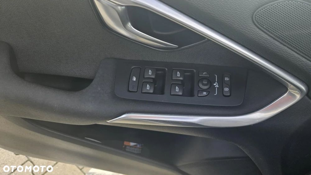 Volvo V40 T3 Drive-E Momentum - 15