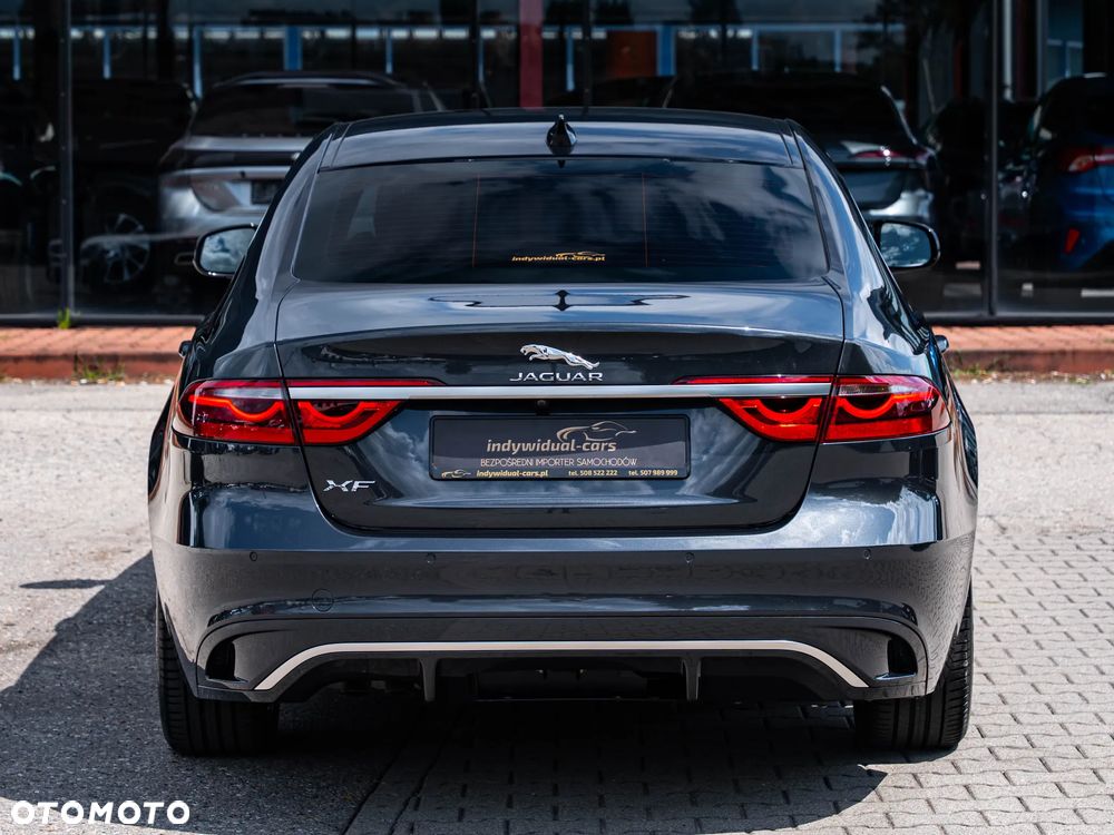Jaguar XF D200 R-Dynamic HSE - 19