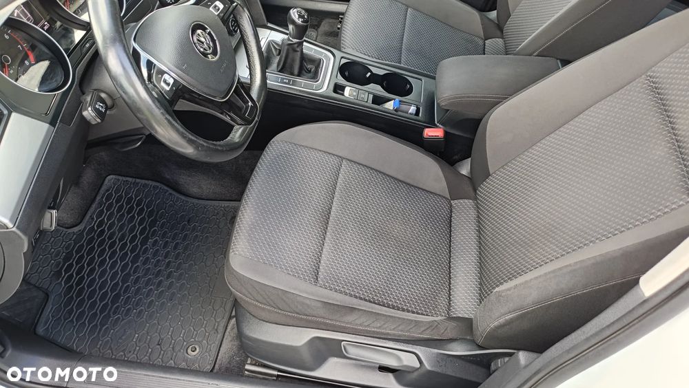 Volkswagen Passat ver-1-4-tsi-bmt-trendline - 11