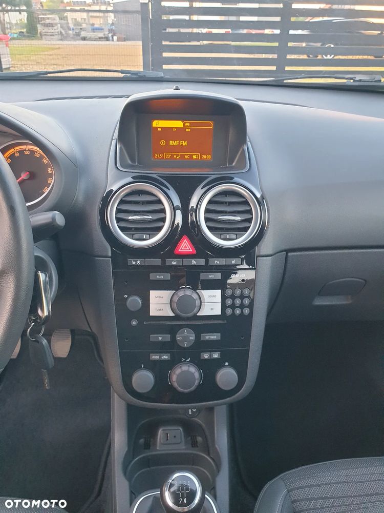 Opel Corsa 1.4 16V Energy - 30