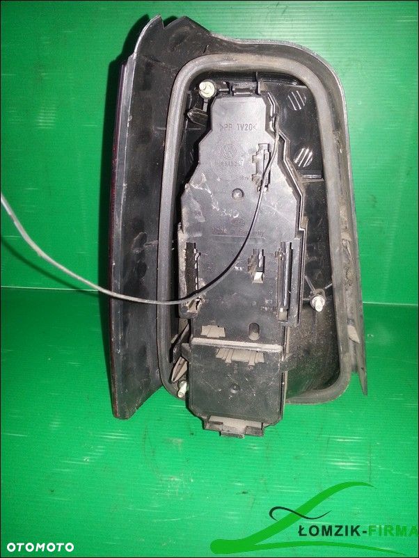 LAMPA PRAWA TYLNA VOLKSWAGEN GOLF III KOMBI 1.4 - 2