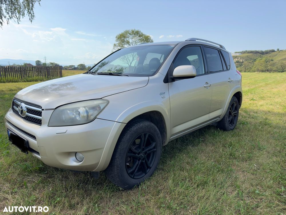 Toyota RAV4 - 1
